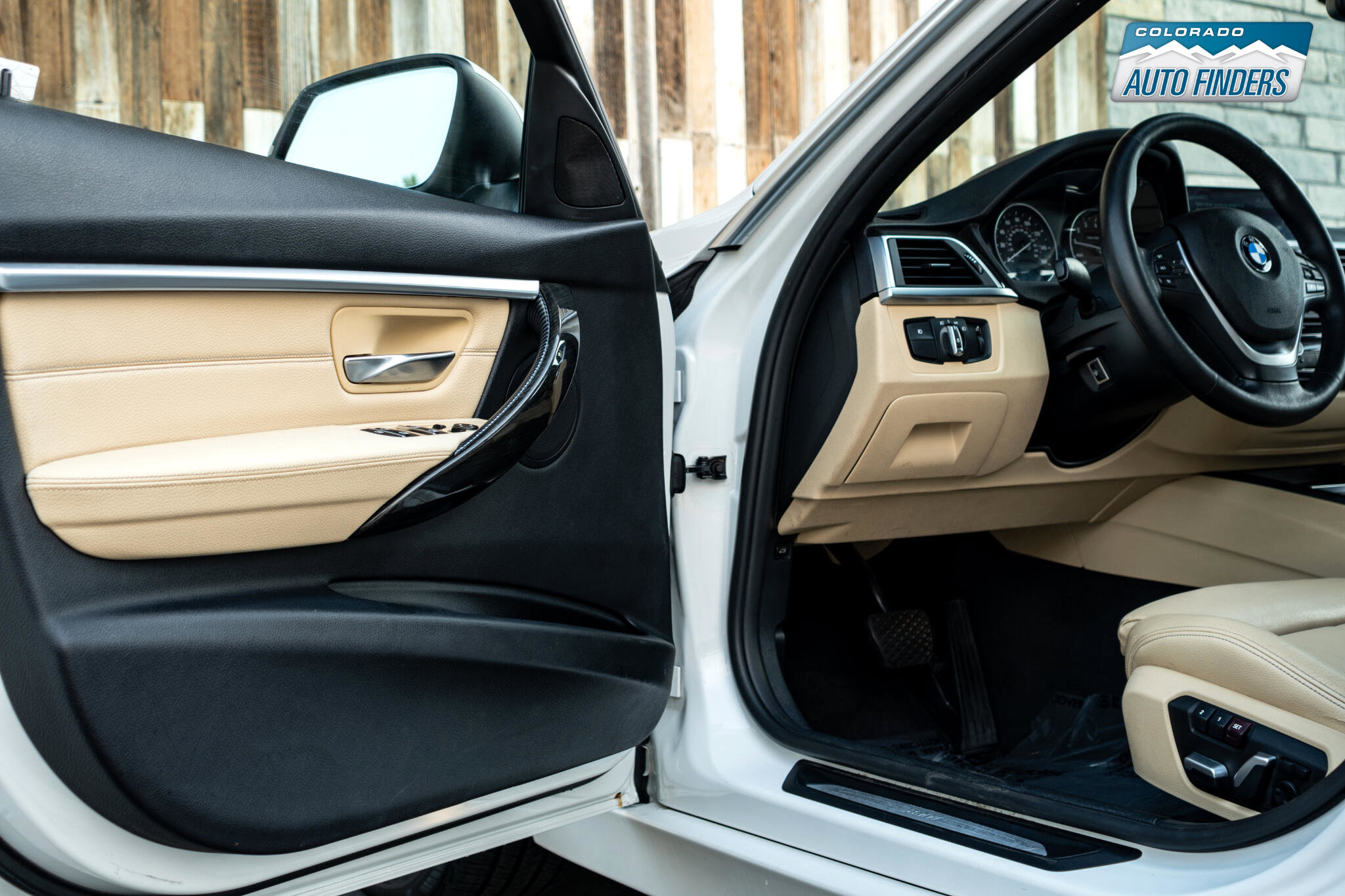 Used 2017 BMW 330i xDrive Wagon image 10