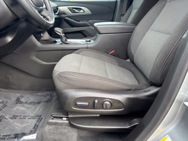 Used 2023 Chevrolet Traverse LT AWD/4WD image 5
