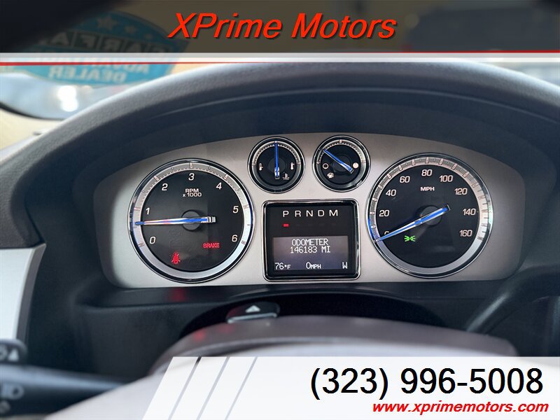 Used 2011 Cadillac Escalade Luxury AWD/4WD image 24