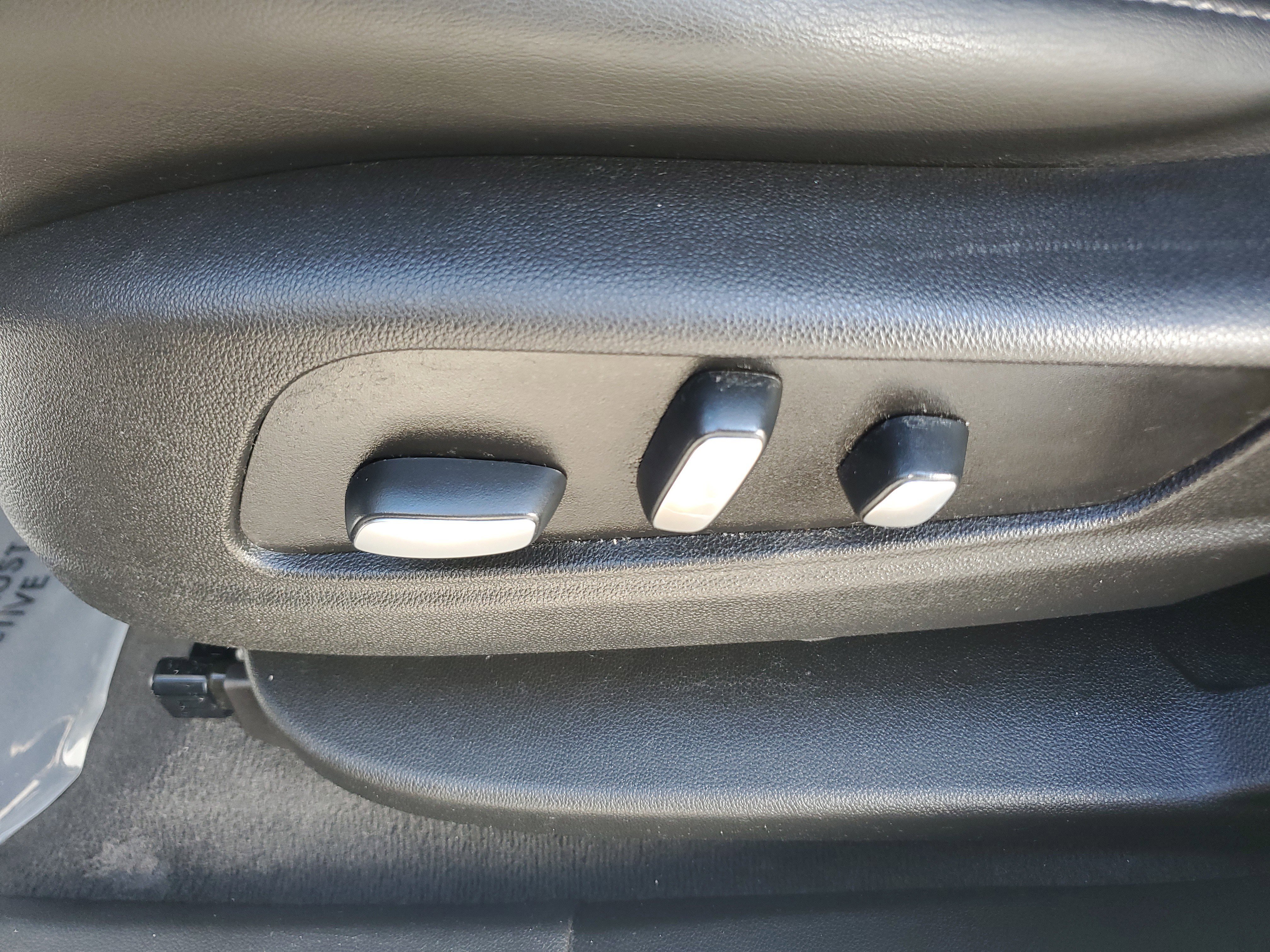 Used 2021 Cadillac XT6 Premium Luxury image 13