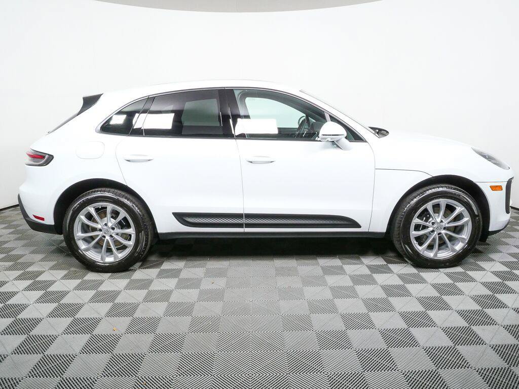 Certified 2026 Porsche Macan Turbo AWD/4WD image 30