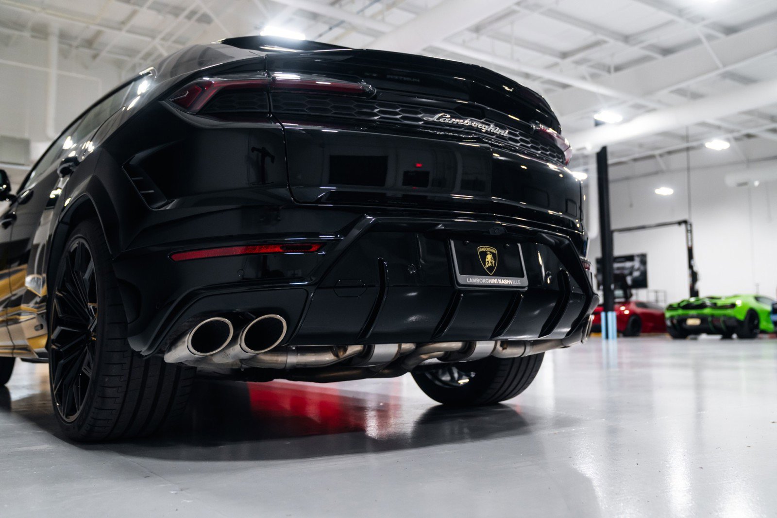 Used 2025 Lamborghini Urus SE image 31