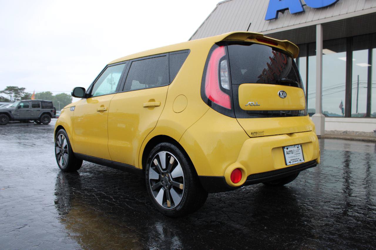 Used 2014 Kia Soul ! w/ Sun & Sound Package FWD image 10