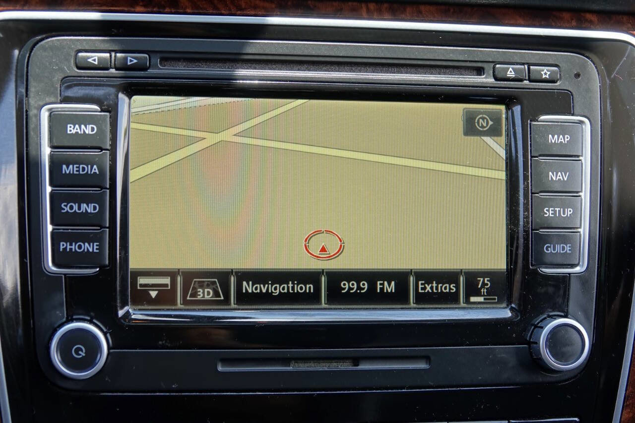 Used 2013 Volkswagen Passat TDI SEL Premium image 9