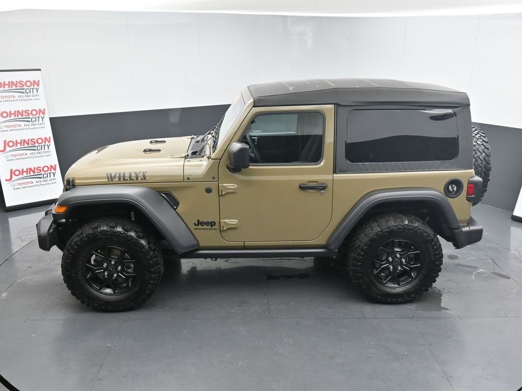Used 2025 Jeep Wrangler Sport image 28