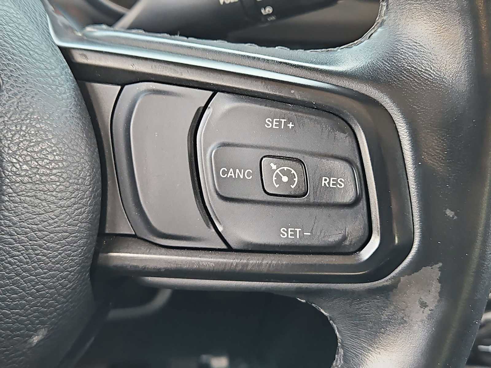 Used 2022 Jeep Gladiator Sport image 23