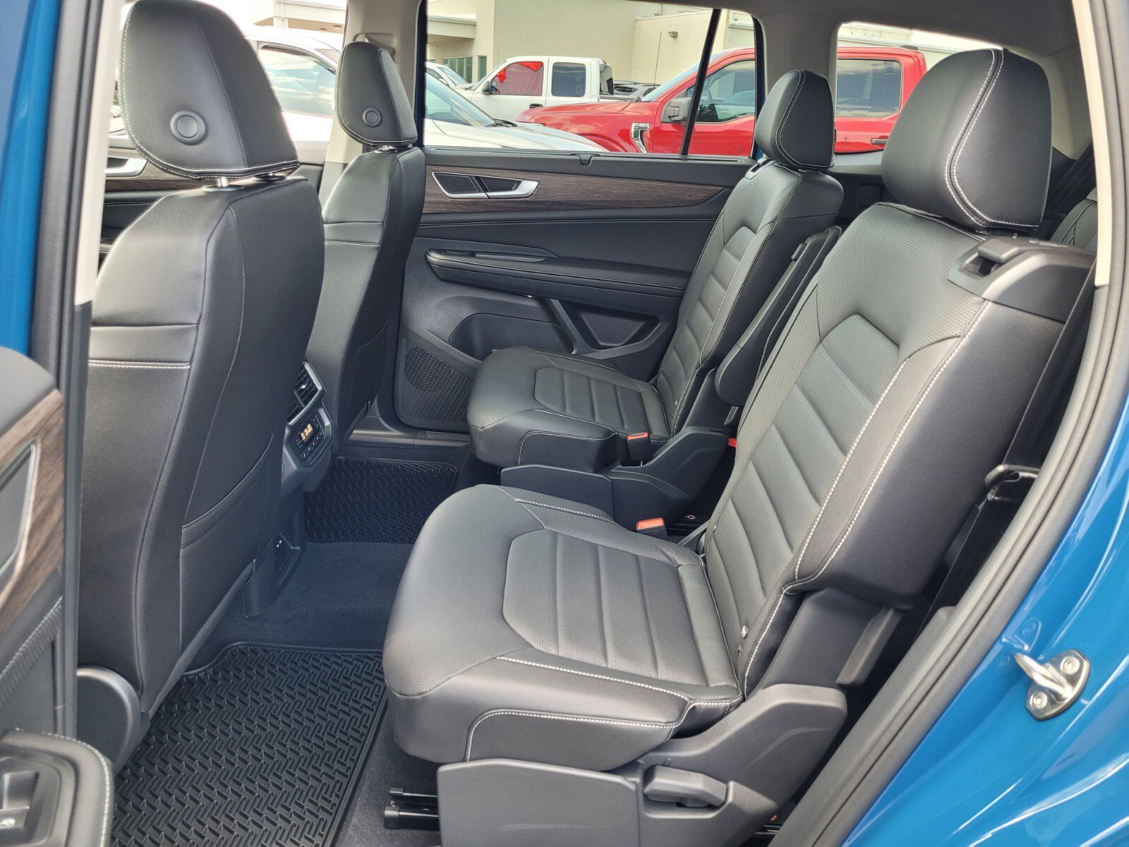 New 2026 Volkswagen Atlas SEL image 5