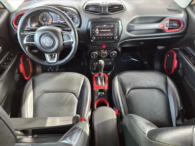 Used 2016 Jeep Renegade Trailhawk w/ Premium Trailhawk Package AWD/4WD image 18