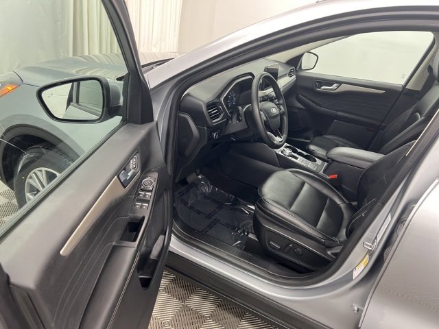 Used 2022 Ford Escape SEL image 12