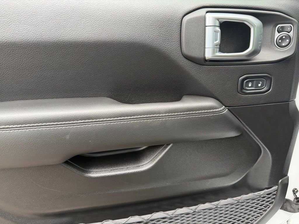 Used 2023 Jeep Wrangler Unlimited Sahara w/ Cold Weather Group image 17