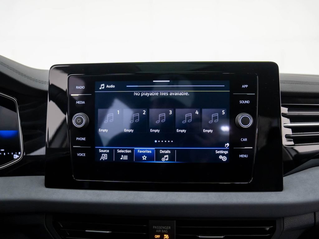 Used 2025 Volkswagen Jetta SE image 21