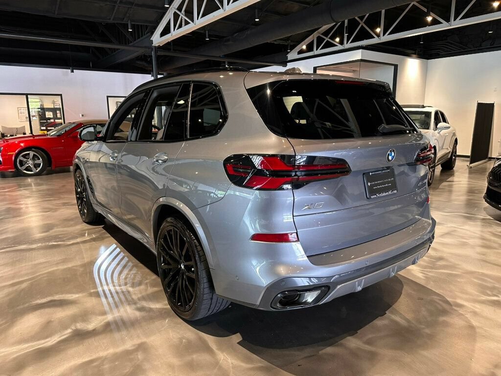 Used 2025 BMW X5 xDrive40i w/ M Sport Package AWD/4WD image 3