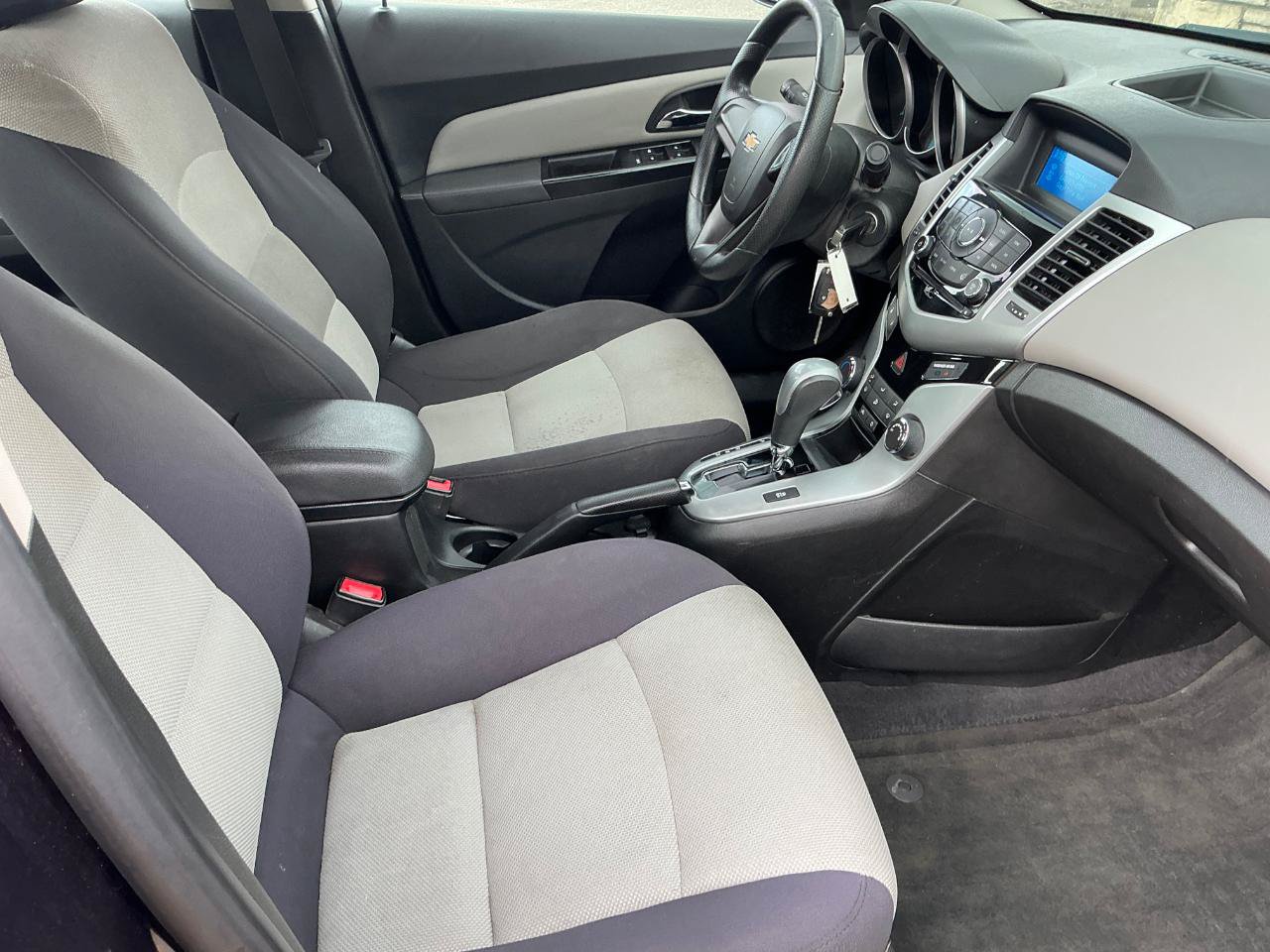 Used 2014 Chevrolet Cruze LT FWD image 11