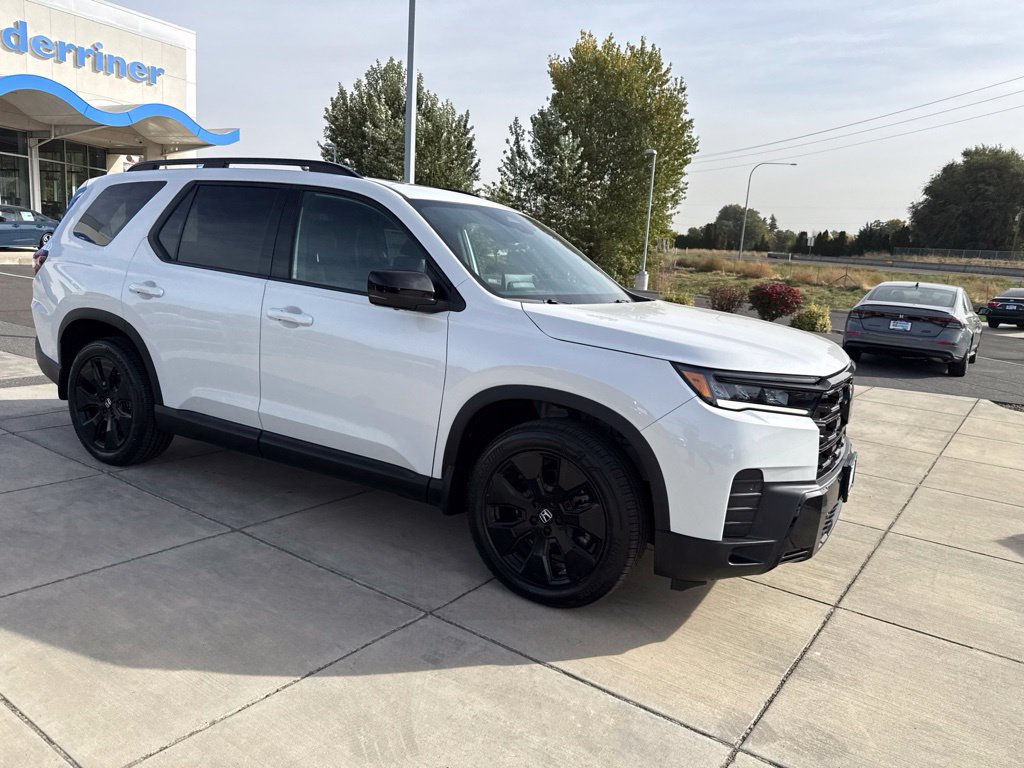 New 2026 Honda Pilot Black Edition image 2