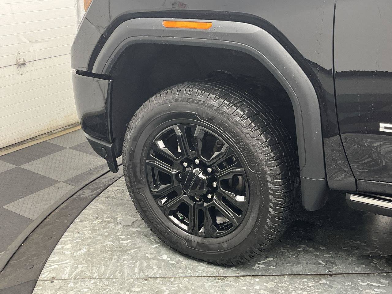 Certified 2021 GMC Sierra 2500 Denali w/ Denali Black Diamond Edition AWD/4WD image 40