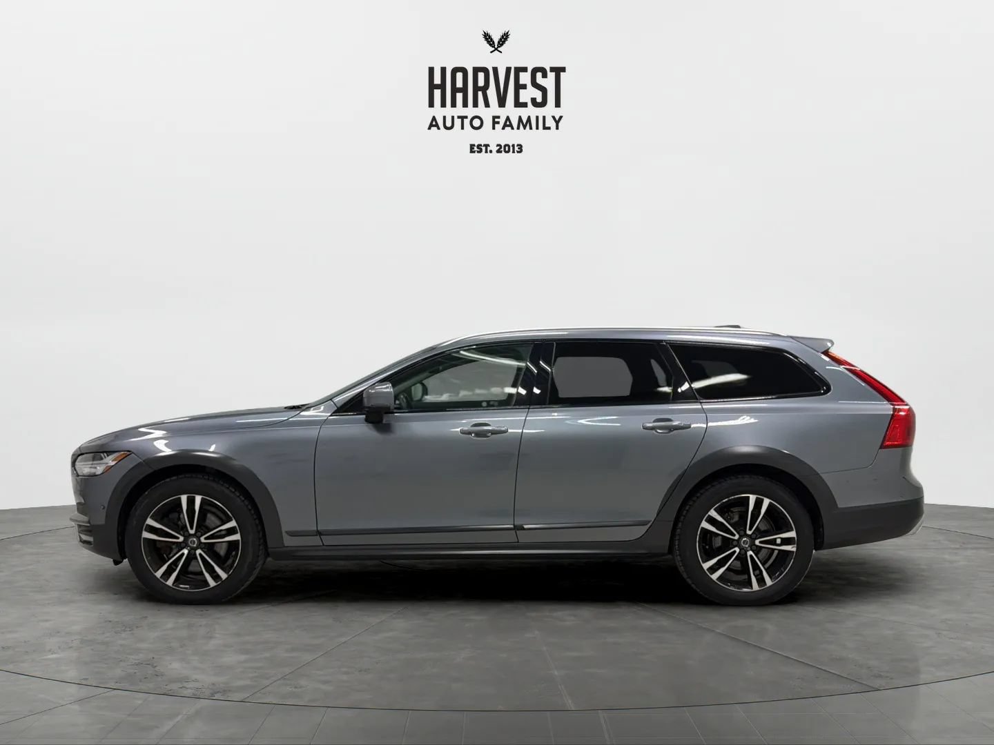 Used 2018 Volvo V90 T5 Cross Country w/ Convenience Package AWD/4WD image 2