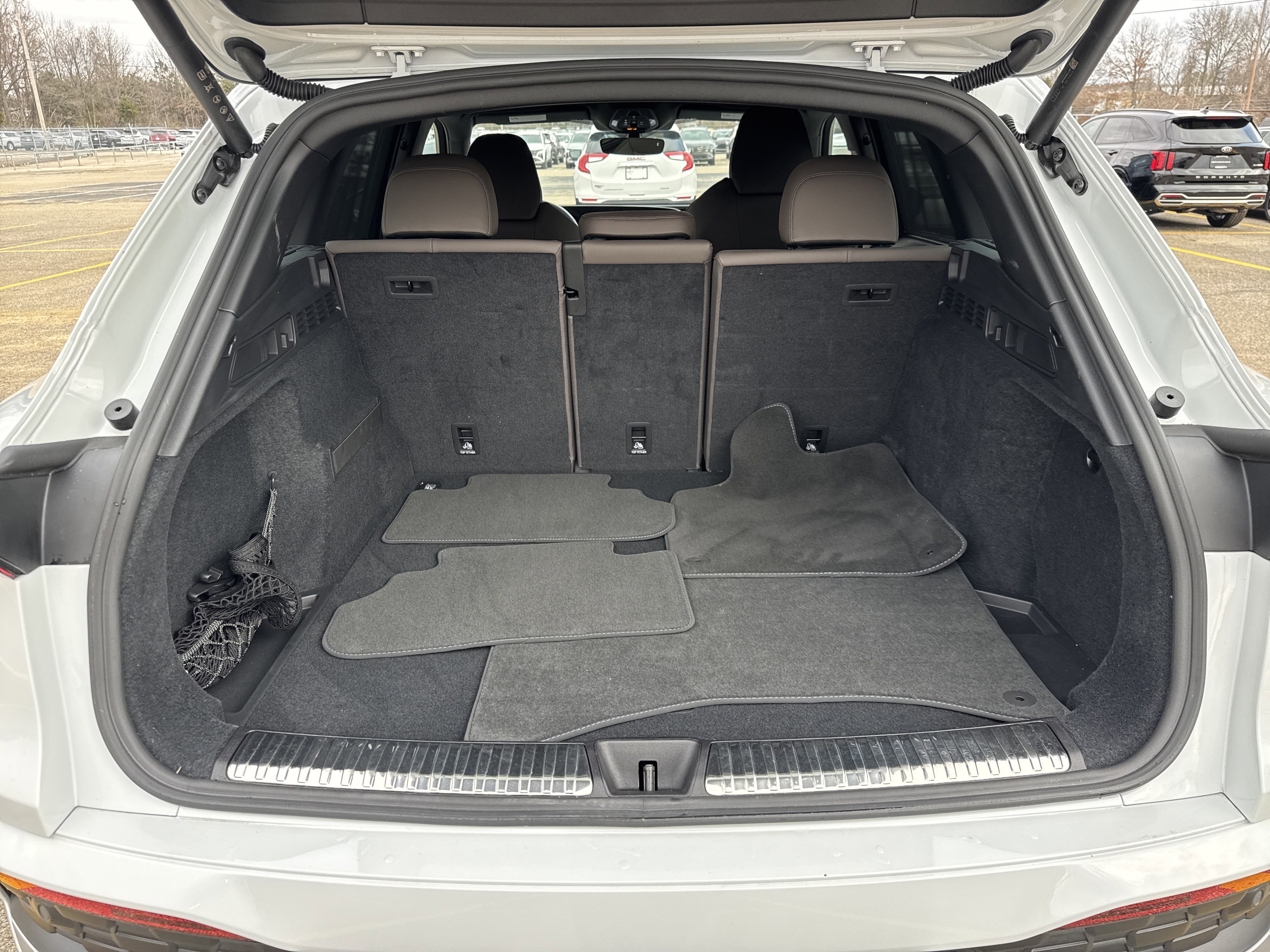 Used 2025 Audi Q5 Premium Plus w/ Premium Plus image 8