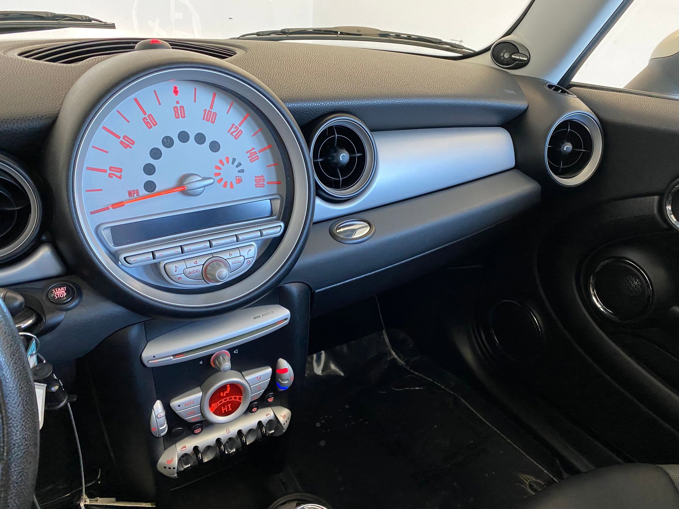 Used 2010 MINI Cooper Hardtop image 22