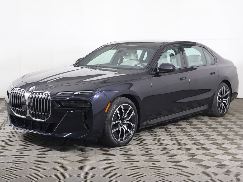 Used 2023 BMW 760i xDrive AWD/4WD image 11