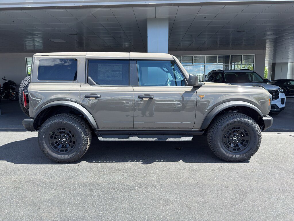 New 2026 Ford Bronco Badlands AWD/4WD image 3