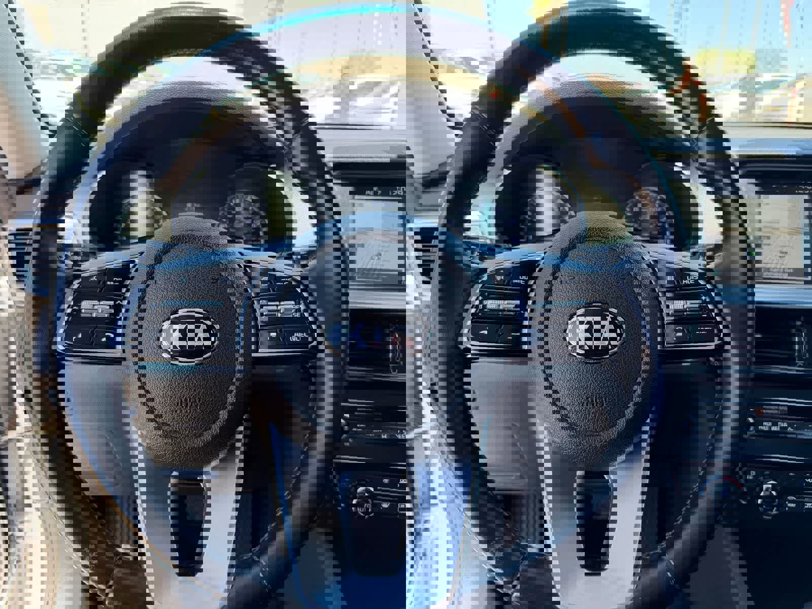 Used 2020 Kia Optima Premium image 12