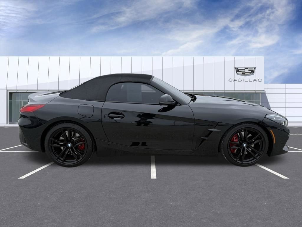 Used 2024 BMW Z4 M40i w/ Premium Package image 2