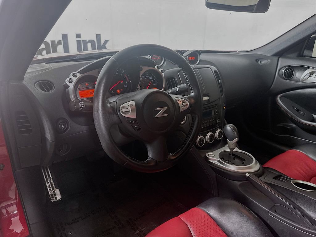 Used 2016 Nissan 370Z Coupe RWD image 10