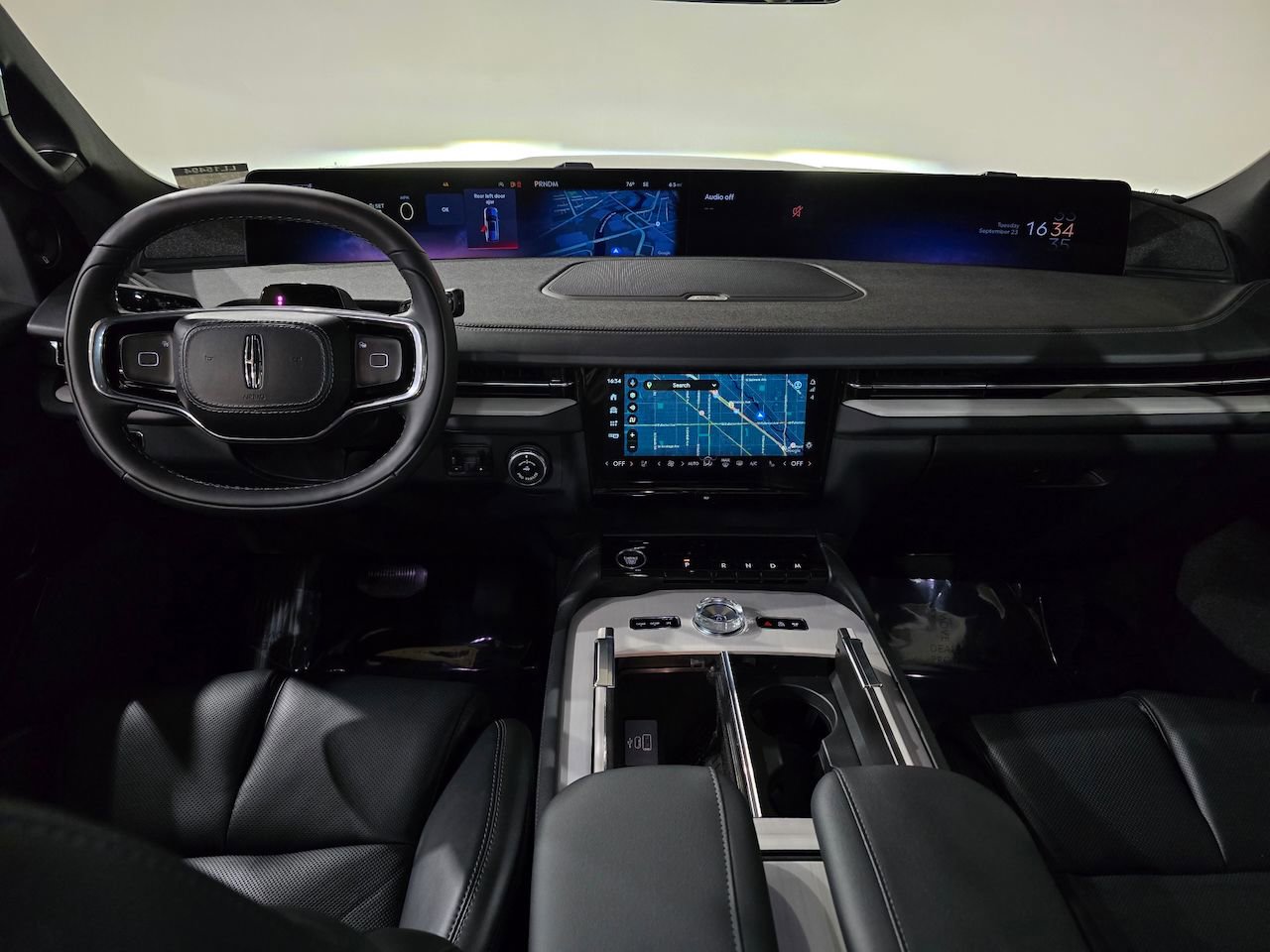 New 2025 Lincoln Navigator Reserve w/ Jet Appearance Package image 41