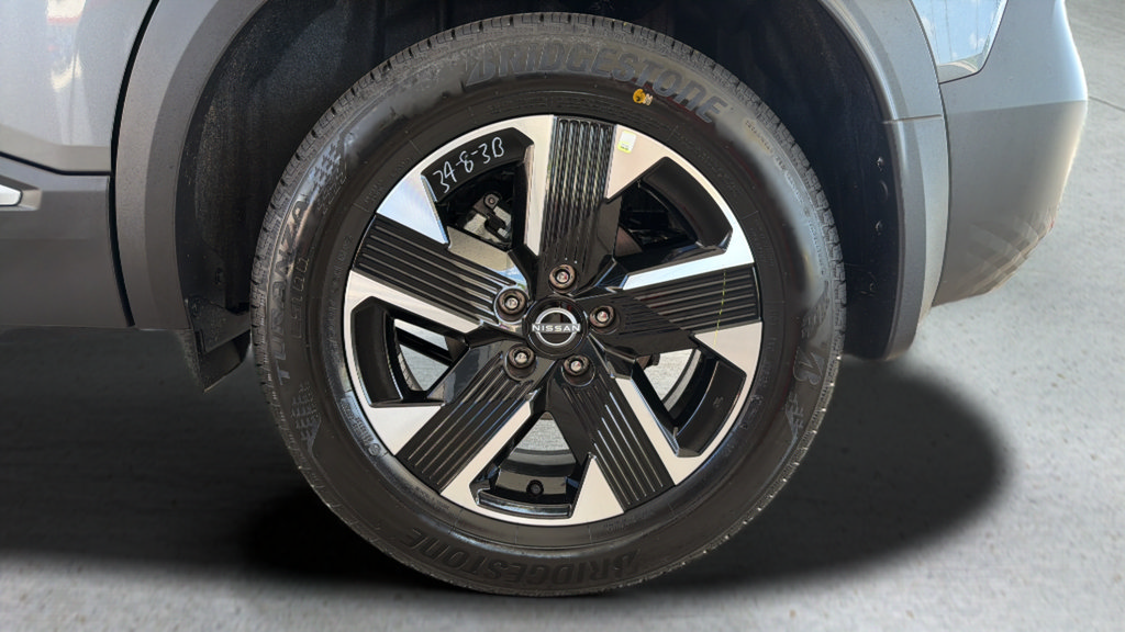 New 2026 Nissan Kicks SV AWD/4WD image 23