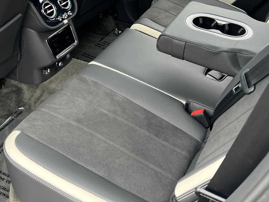 Used 2023 Bentley Bentayga Speed image 23