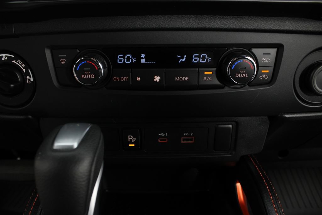 Used 2025 Nissan Frontier PRO-4X AWD/4WD image 6