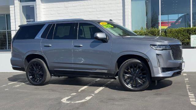 Used 2022 Cadillac Escalade Premium Luxury image 2