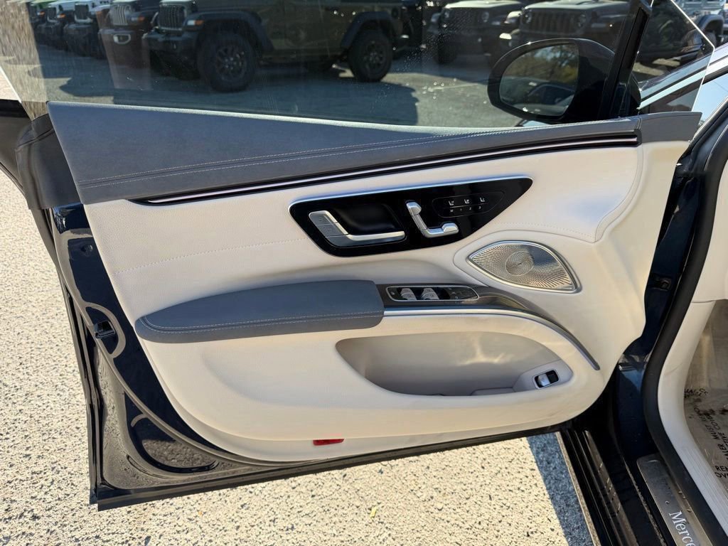 Used 2022 Mercedes-Benz EQS 450+ Sedan image 12