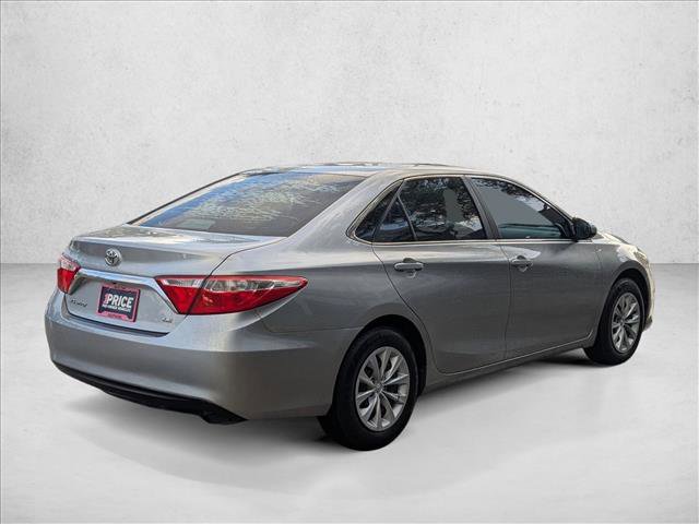 Used 2015 Toyota Camry LE image 5