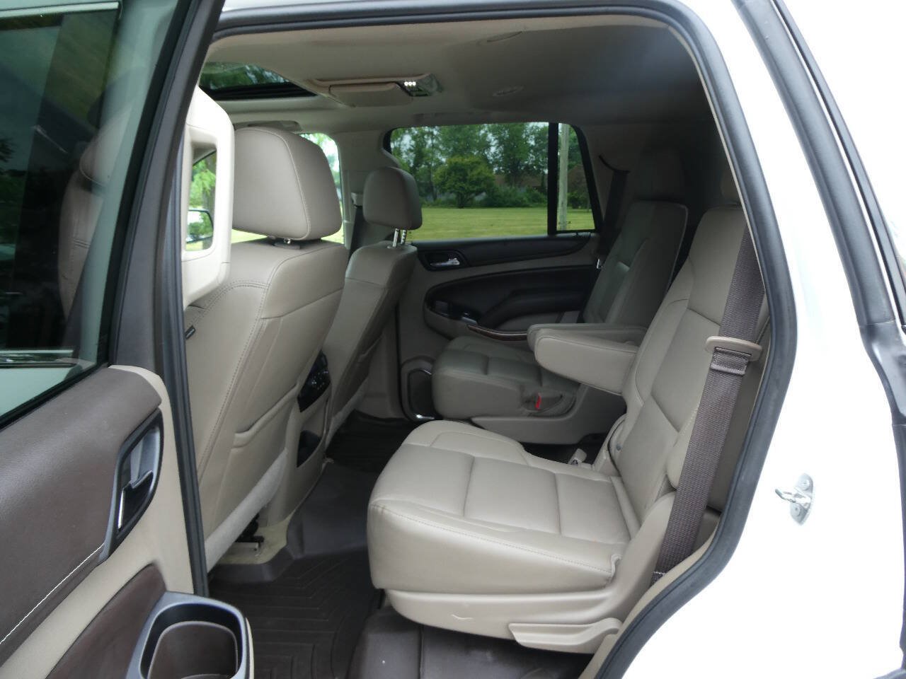 Used 2017 Chevrolet Tahoe Premier AWD/4WD image 30