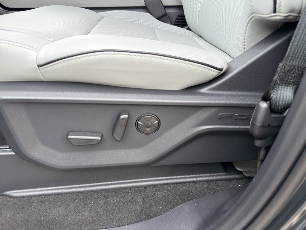 New 2025 Ford Expedition Max Platinum w/ Platinum Ultimate Package image 12