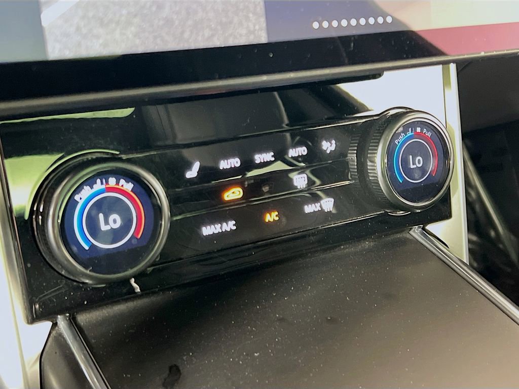 Used 2023 Land Rover Range Rover SV image 16