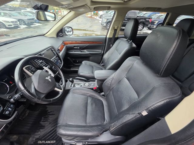 Used 2015 Mitsubishi Outlander GT image 12