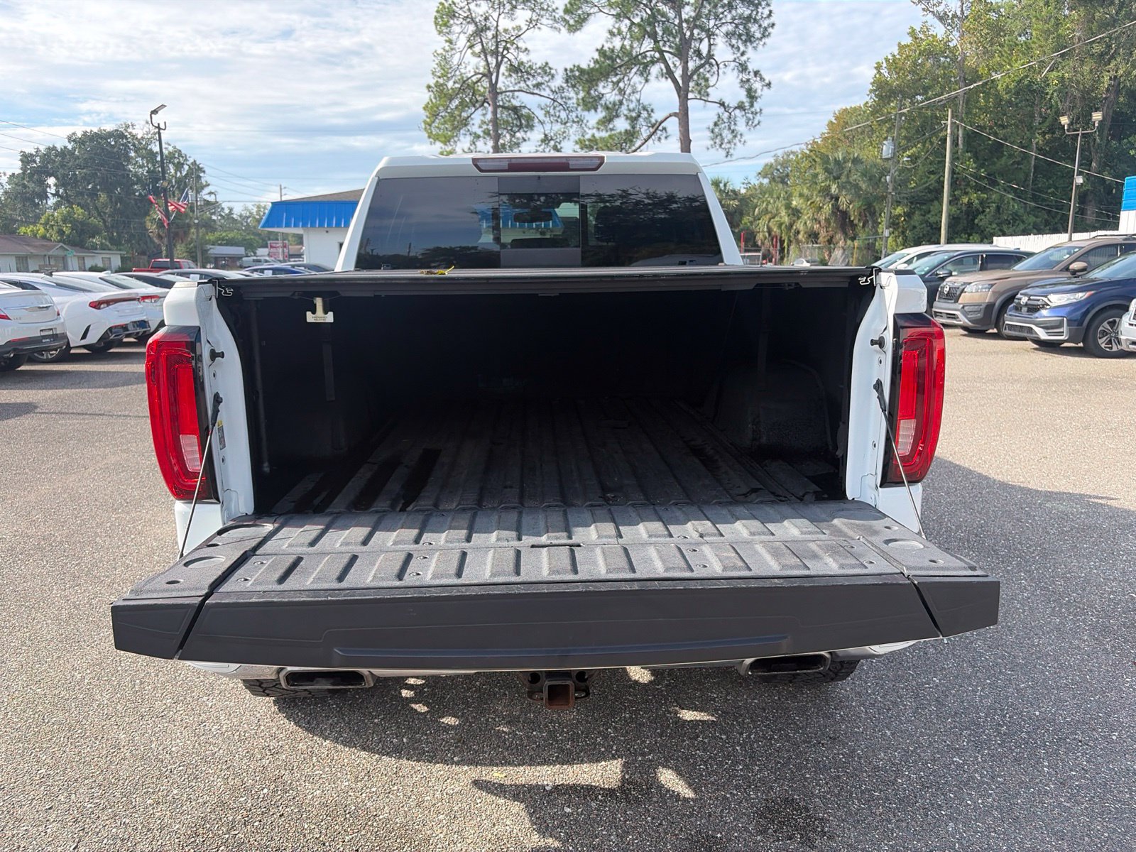 Used 2019 GMC Sierra 1500 SLT w/ SLT Premium Package AWD/4WD image 10