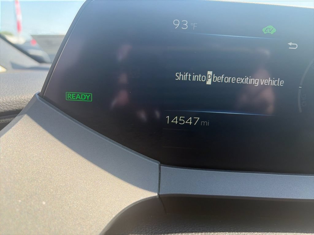Used 2025 Toyota Prius AWD image 30