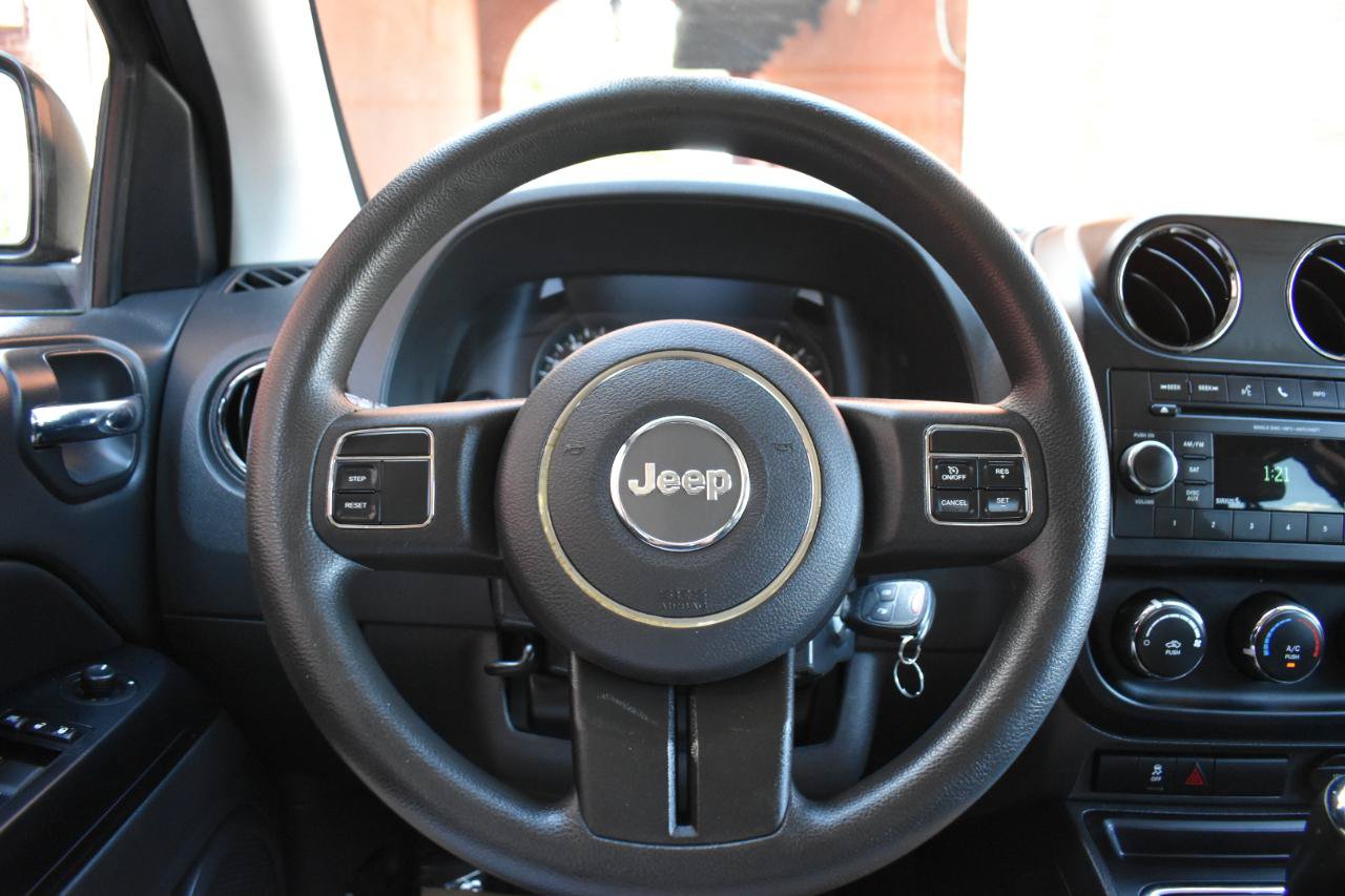 Used 2012 Jeep Compass Sport AWD/4WD image 22