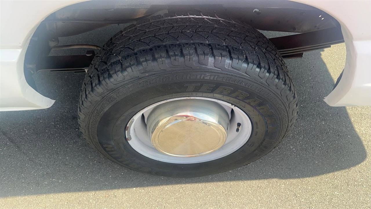 Used 2001 Ford E-250 and Econoline 250 Extended RWD image 14
