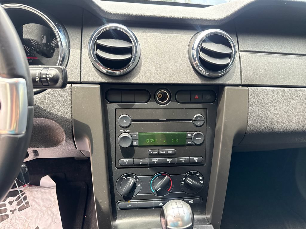 Used 2005 Ford Mustang Coupe RWD image 19