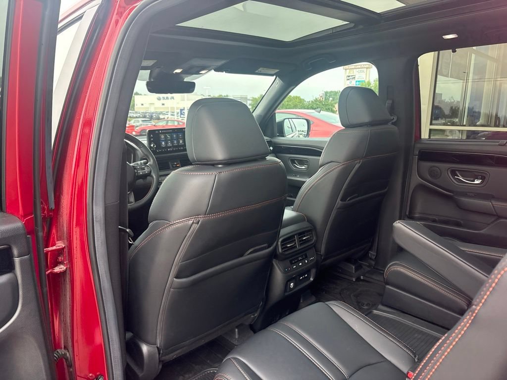 Certified 2025 Honda Pilot TrailSport image 40
