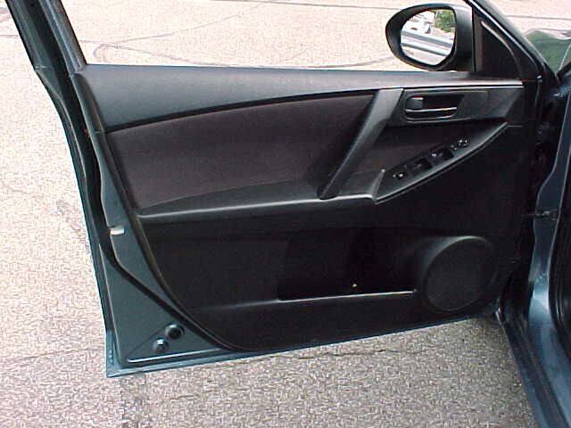 Used 2010 MAZDA MAZDA3 i Sport FWD image 16