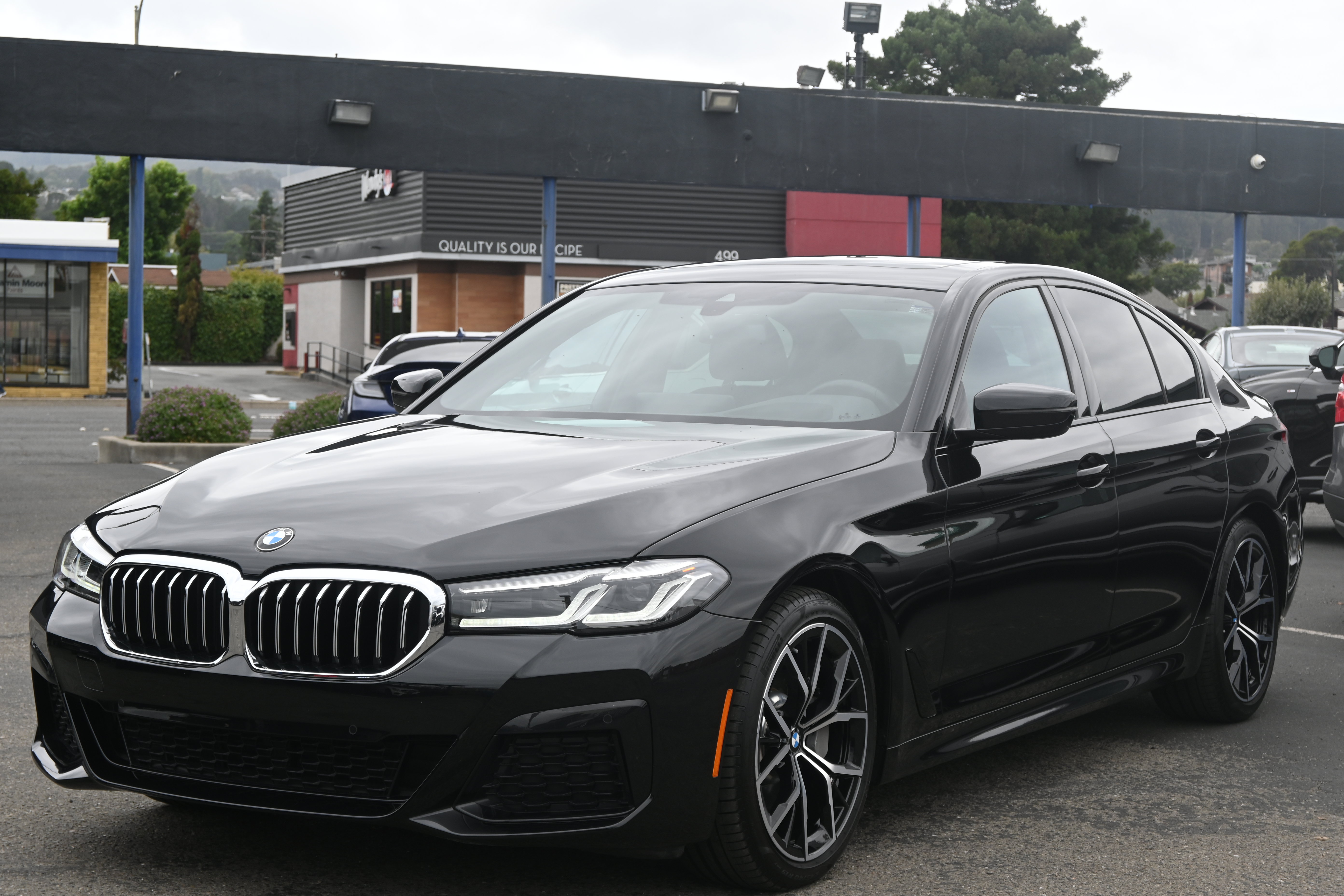 Used 2022 BMW 530i w/ M Sport Package RWD image 1