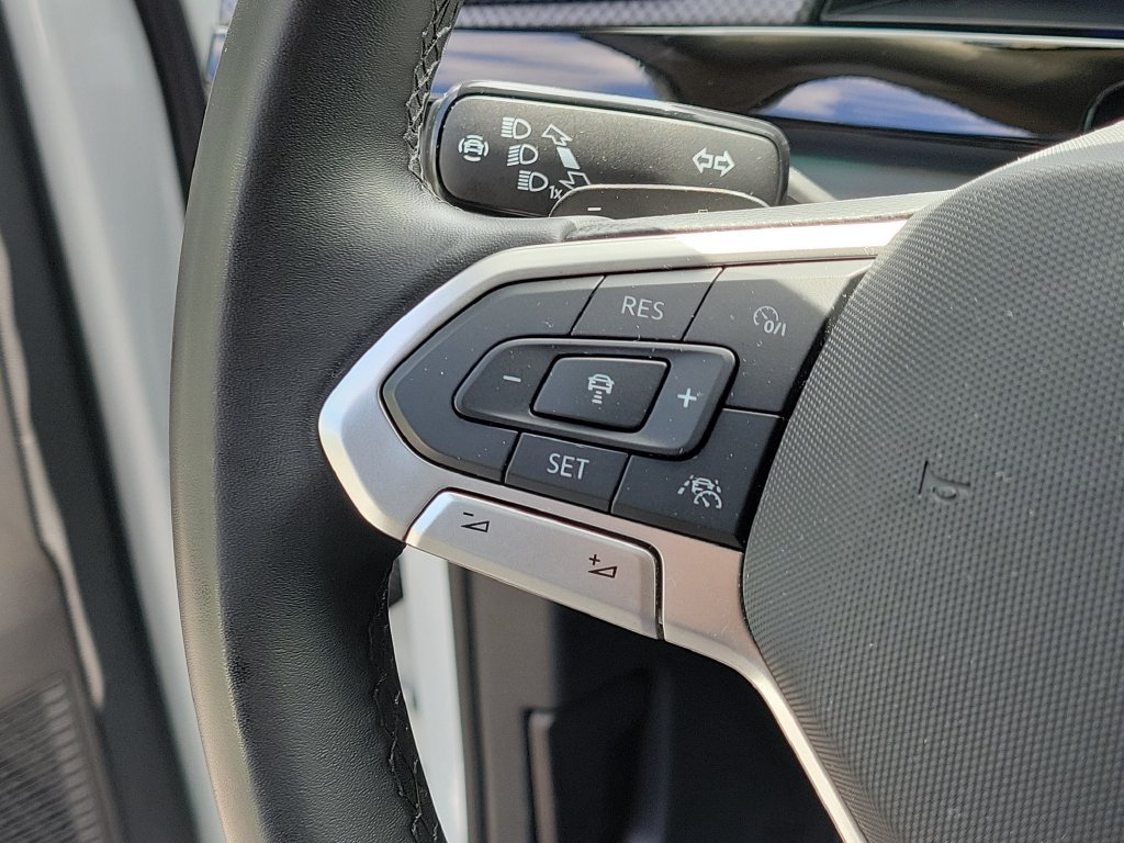 Certified 2024 Volkswagen Atlas Peak Edition SEL AWD/4WD image 30