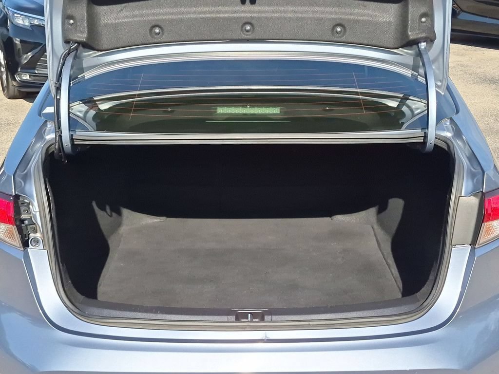 Used 2022 Toyota Corolla LE FWD image 35