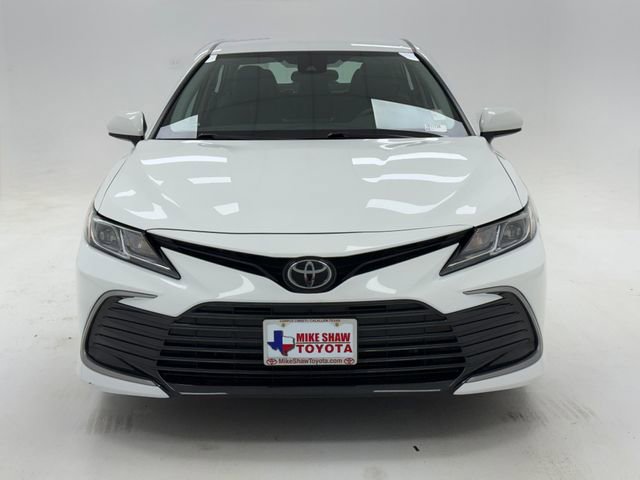 Used 2024 Toyota Camry LE image 3