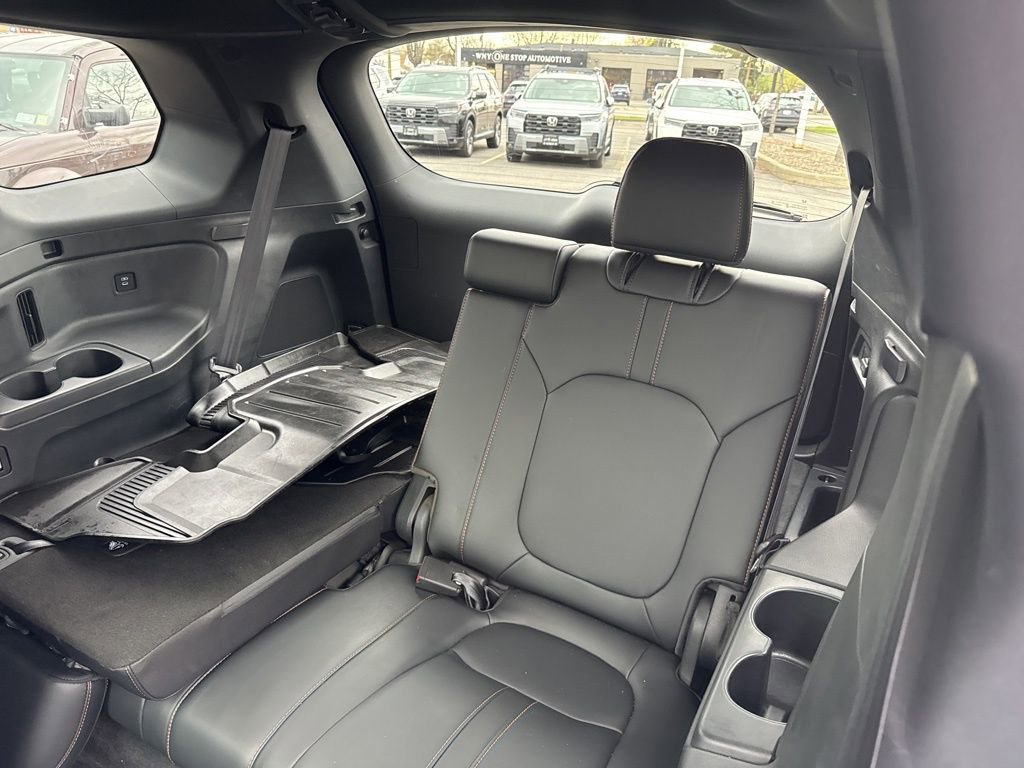 Used 2025 Honda Pilot TrailSport image 22